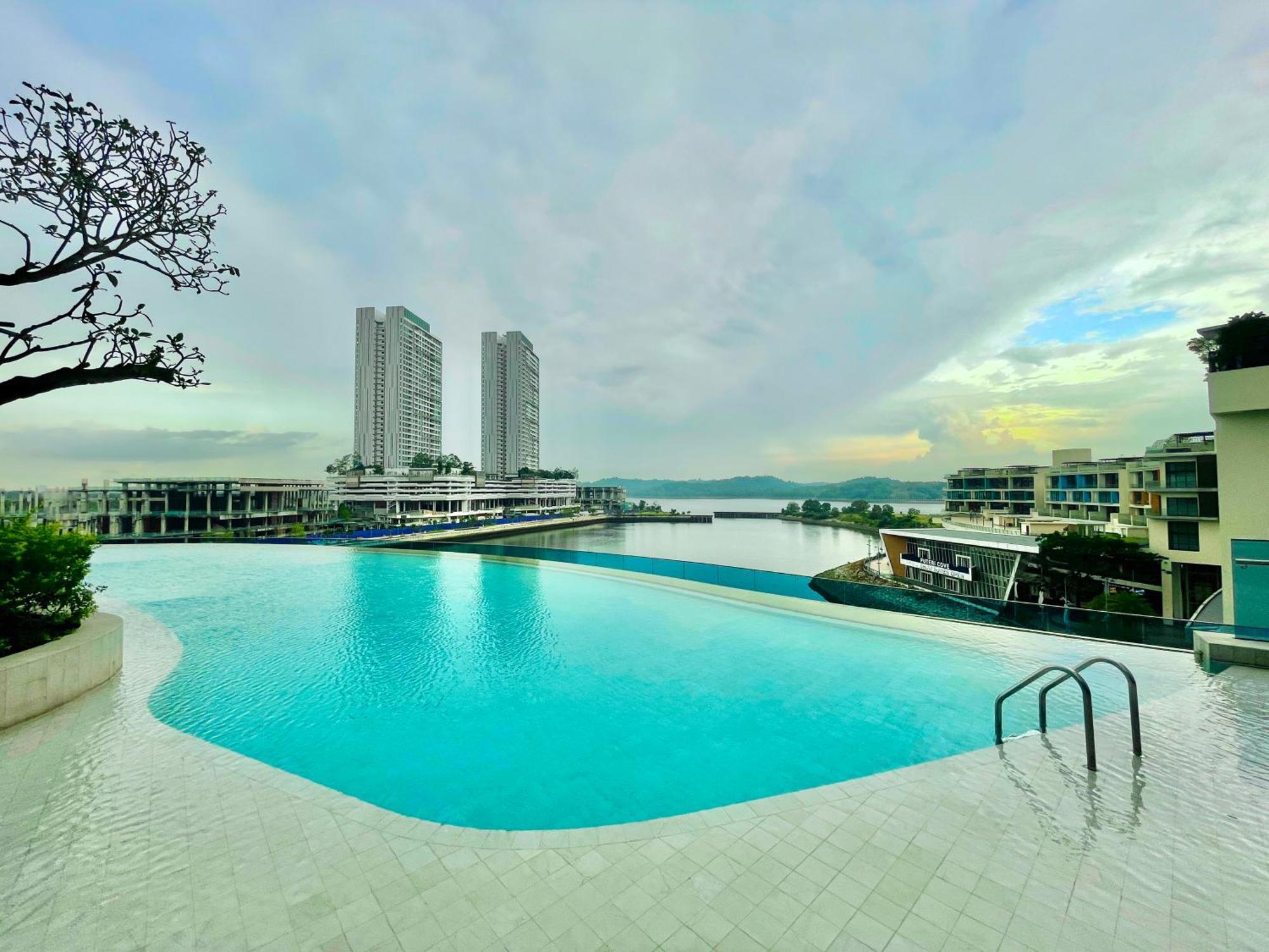 Pinetree Puteri Harbour @ Uha Apartamento Nusajaya  Exterior foto